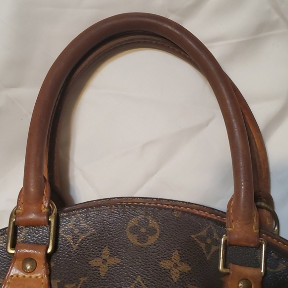 Louis Vuitton Ellipse Handbag - Picture 7 of 16